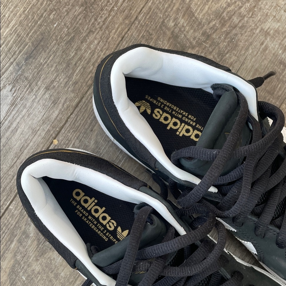 Adidas - Picture 2 of 8